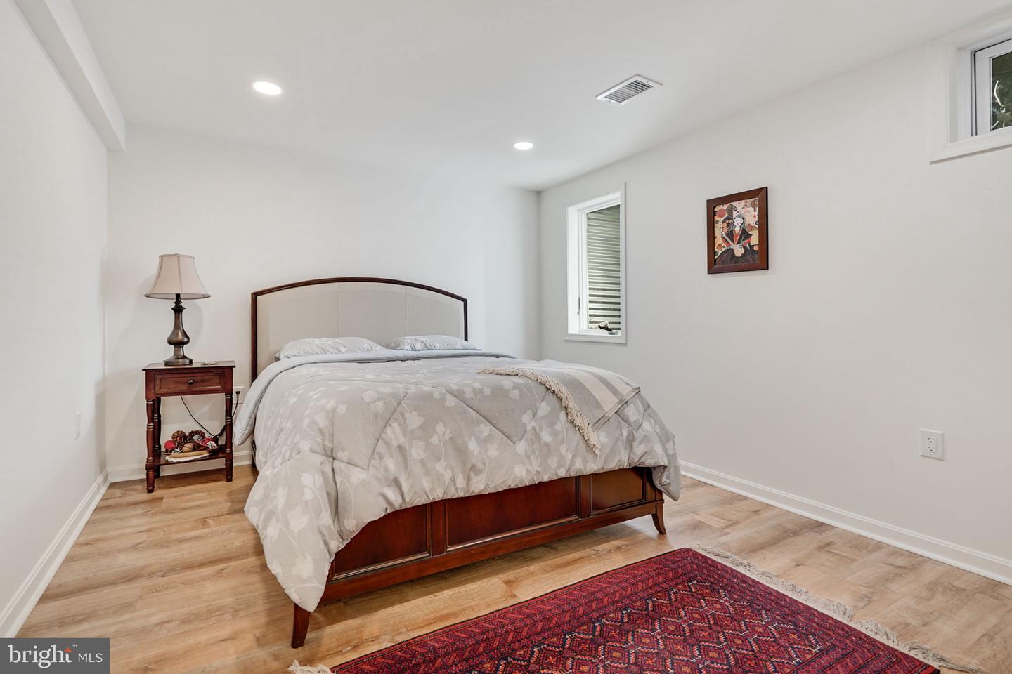 2 Newland COURT