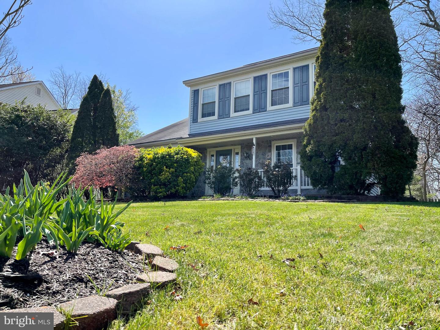 2 Newland COURT