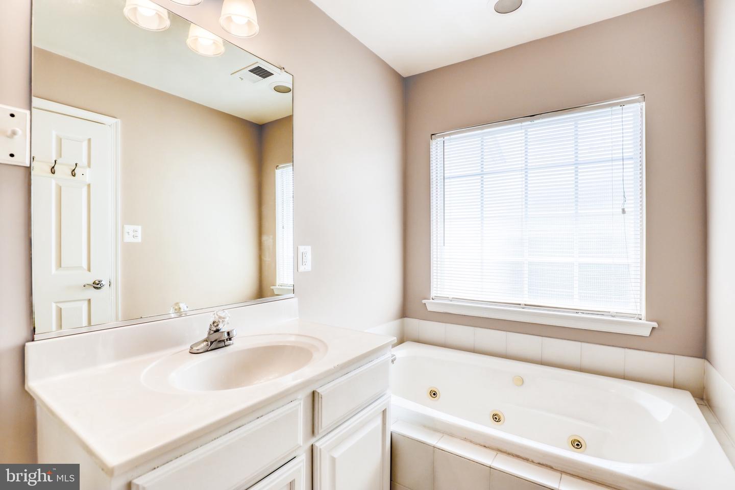 45531 Clear Spring TERRACE