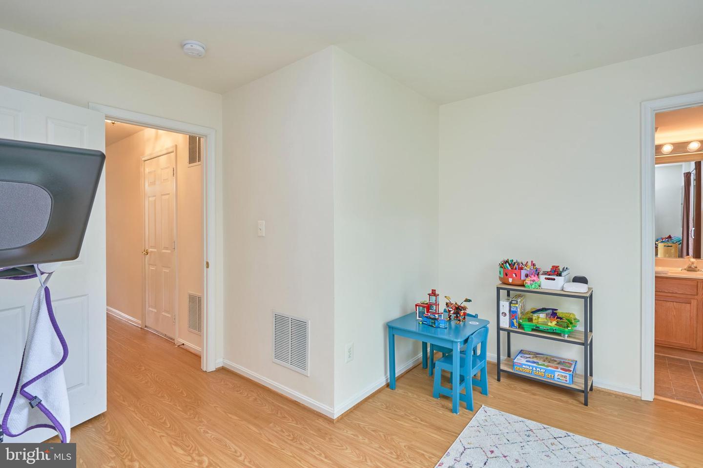 24653 Nettle Mill SQUARE