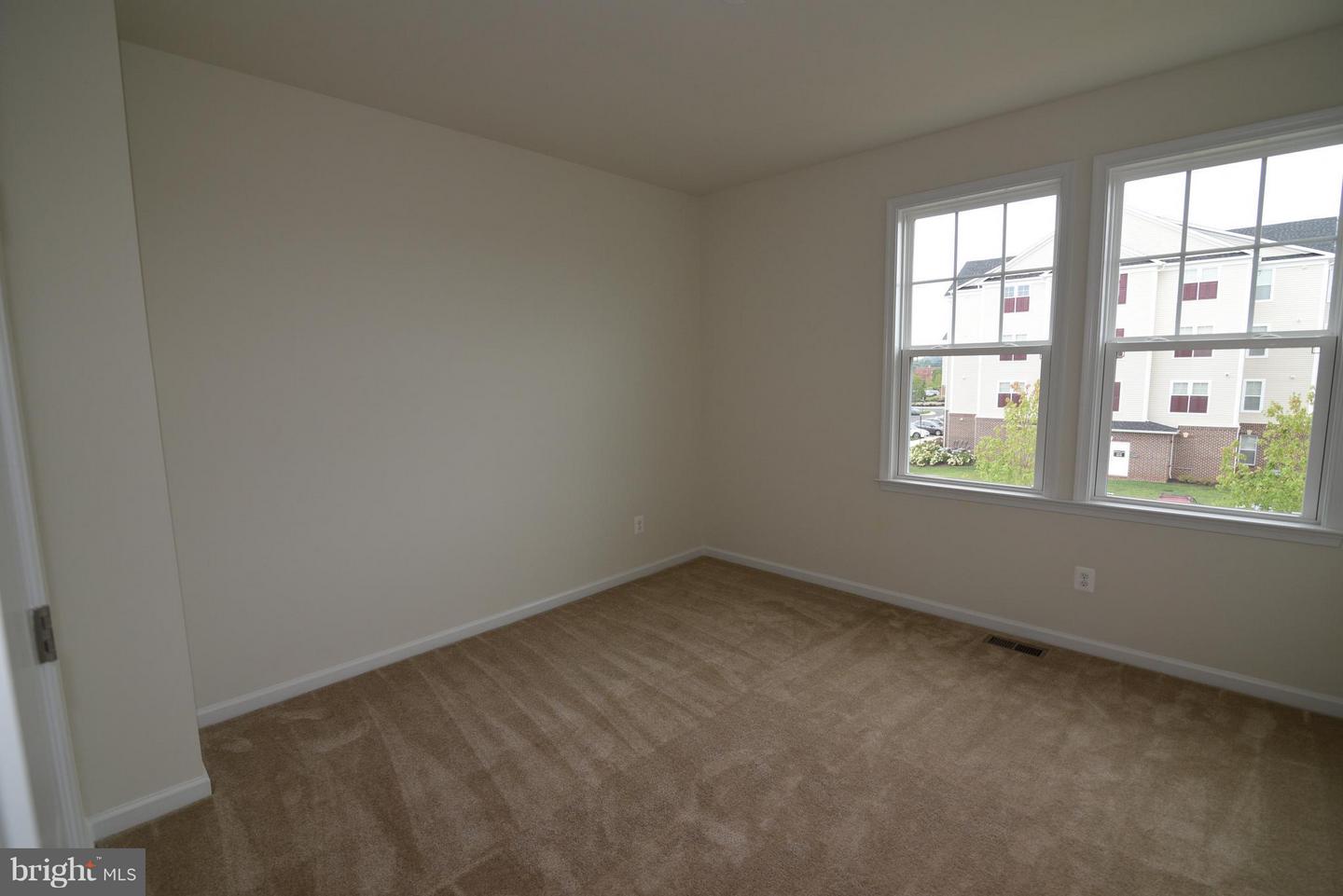 42459 Benfold Sq