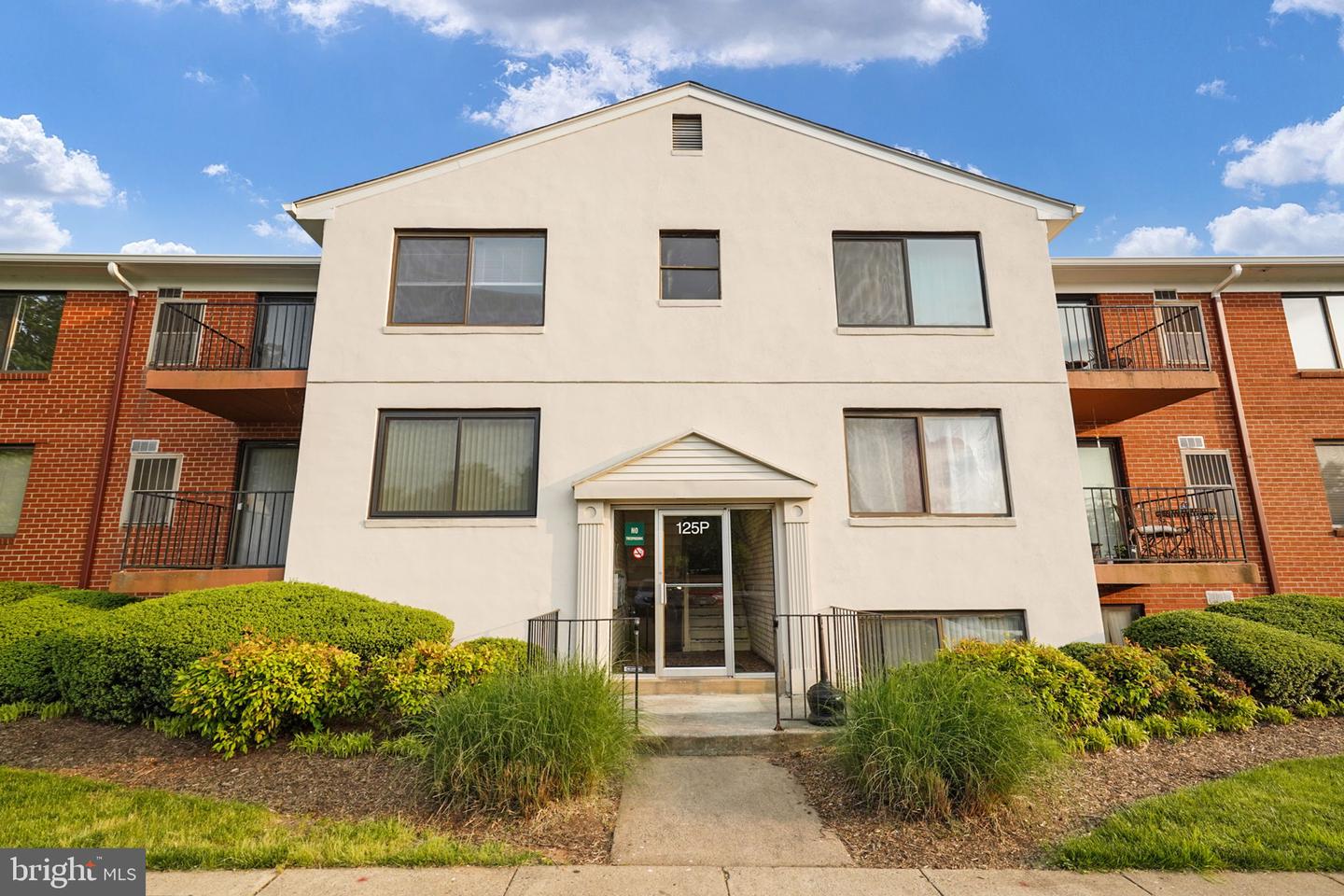 125 Clubhouse DRIVE SW Unit: 8