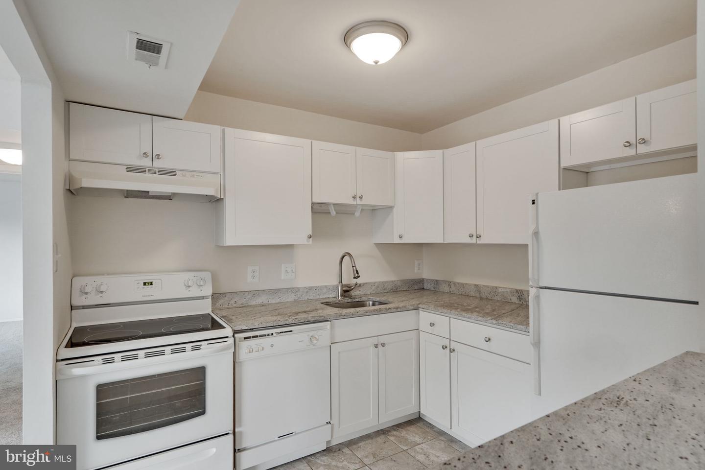 125 Clubhouse DRIVE SW Unit: 8