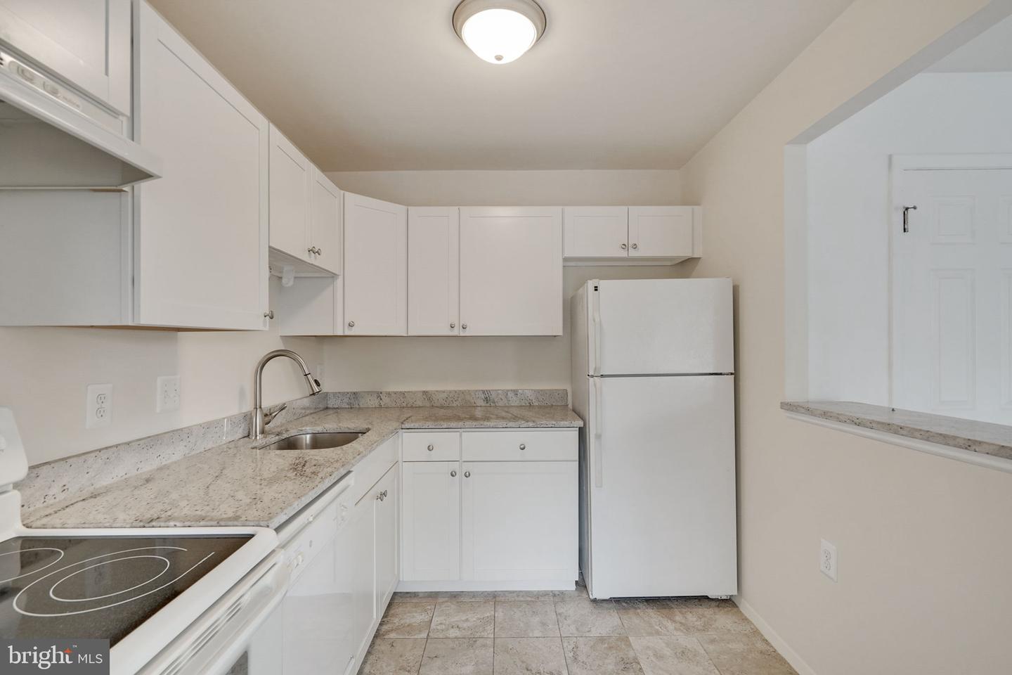 125 Clubhouse DRIVE SW Unit: 8