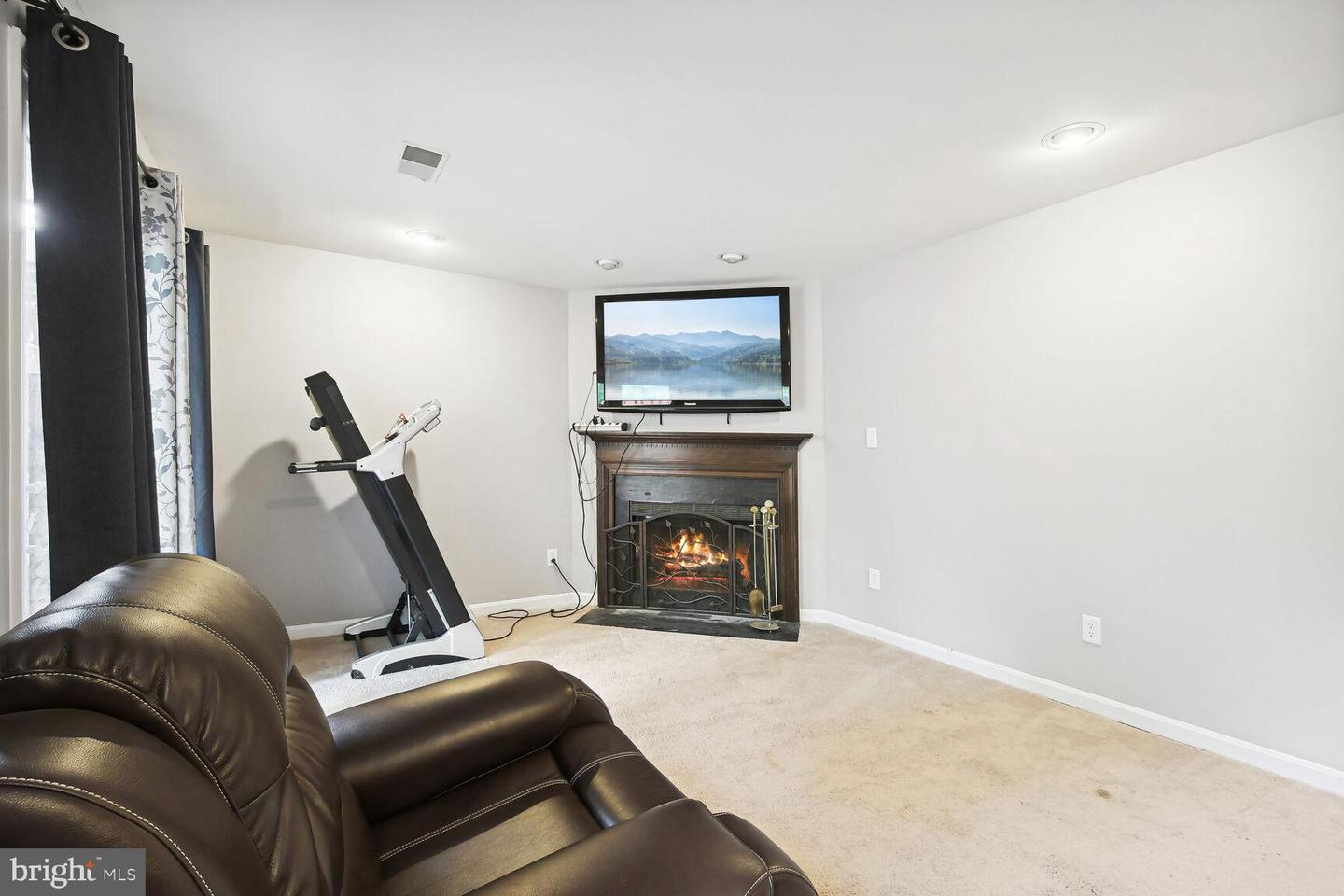 46594 Carriage COURT