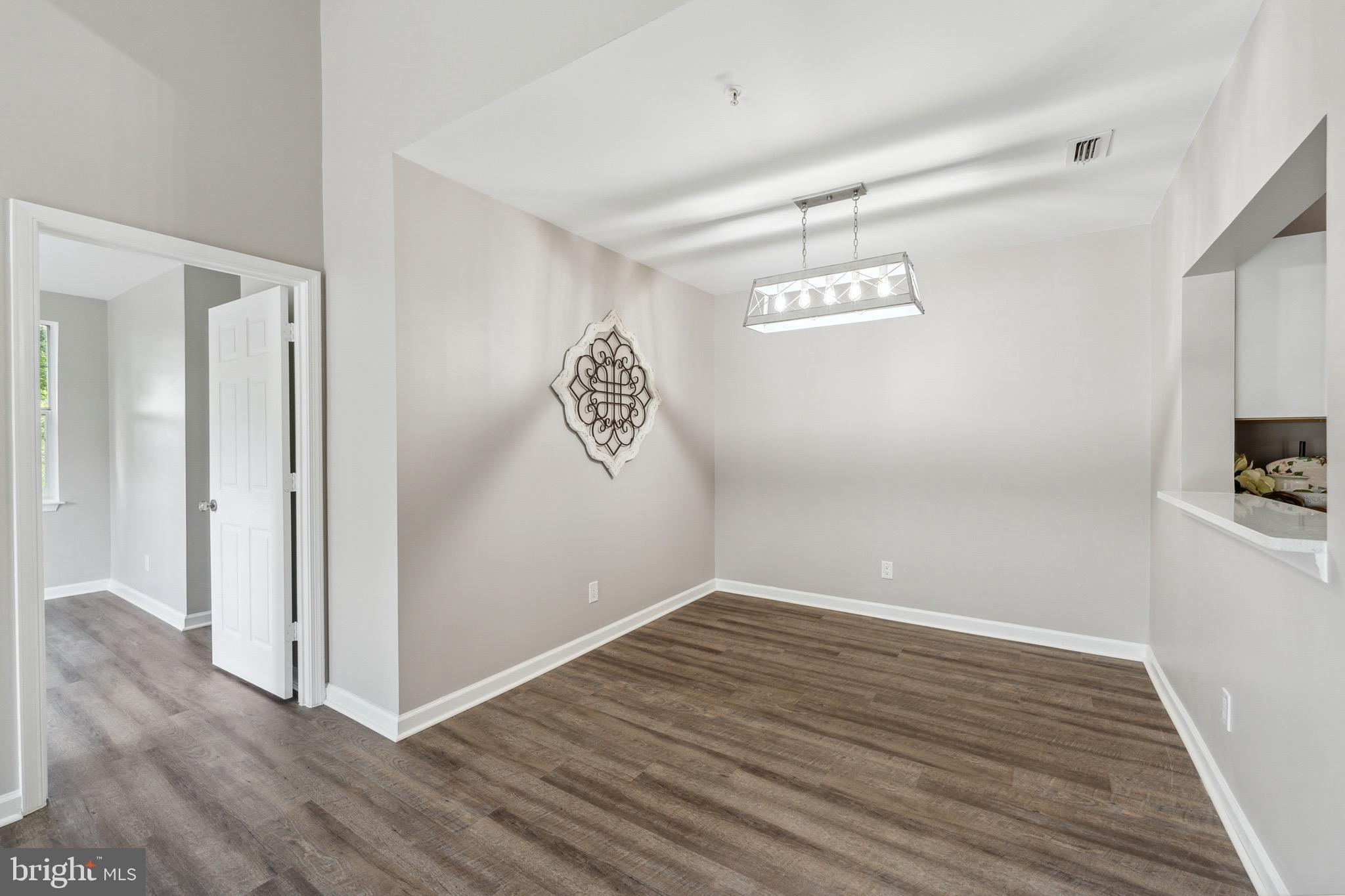 20311 Beechwood TERRACE Unit: 303