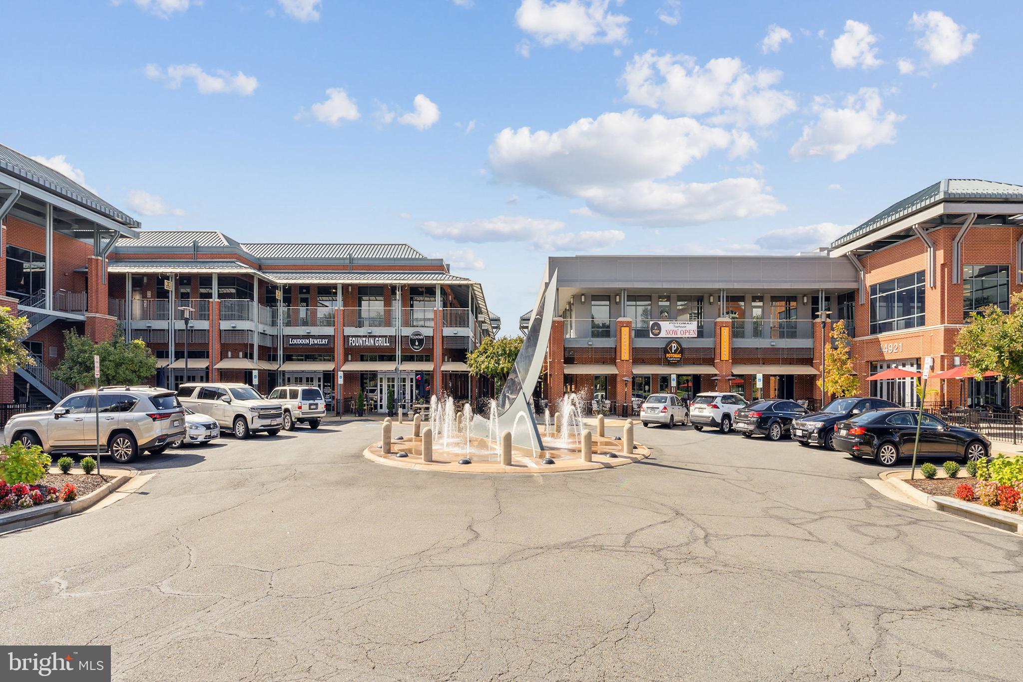 20311 Beechwood TERRACE Unit: 303