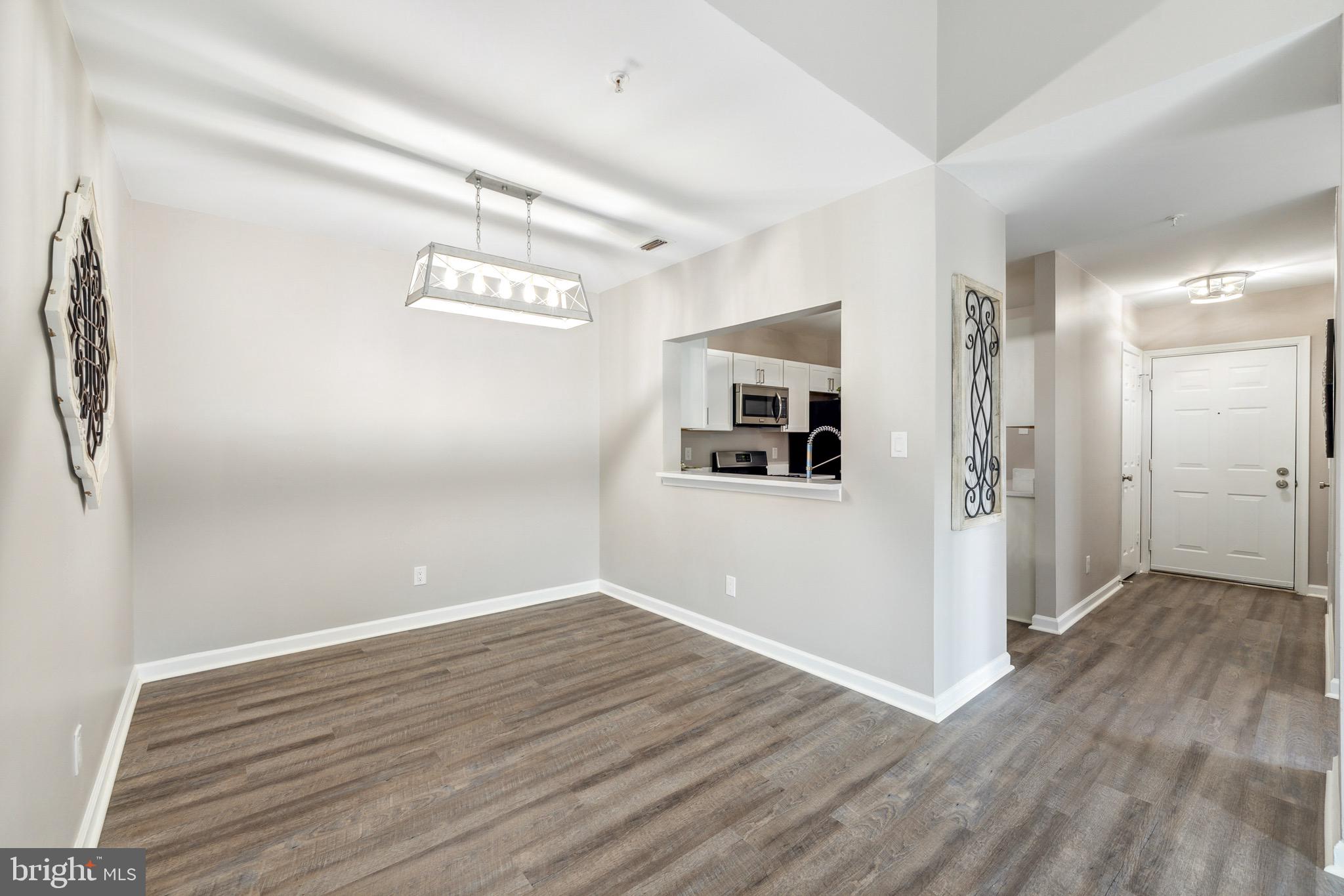 20311 Beechwood TERRACE Unit: 303