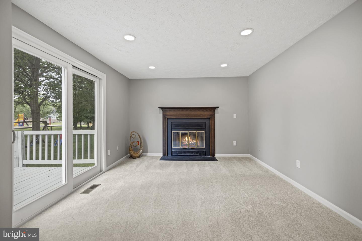 353 Samantha DRIVE