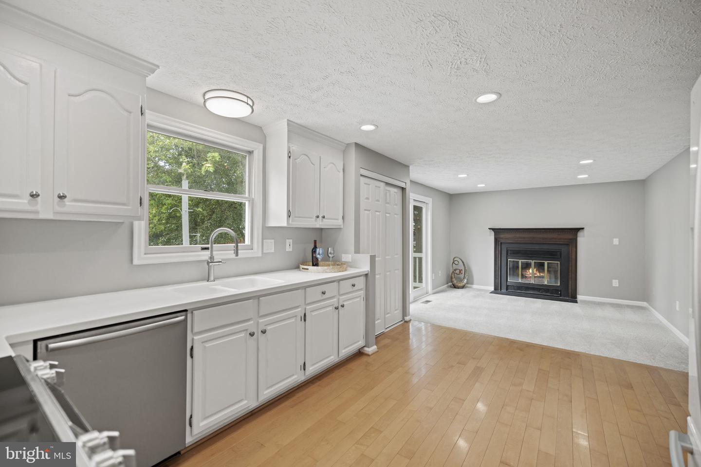 353 Samantha DRIVE