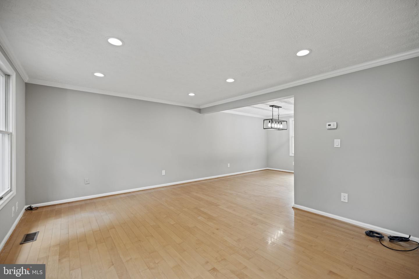 353 Samantha DRIVE