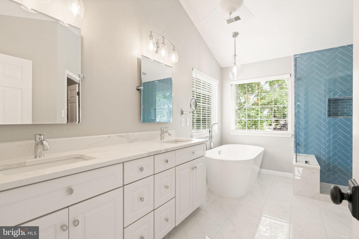 42875 Autumn Harvest COURT
