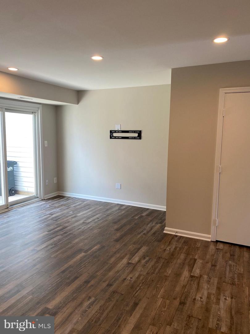 21704 Calamary CIRCLE