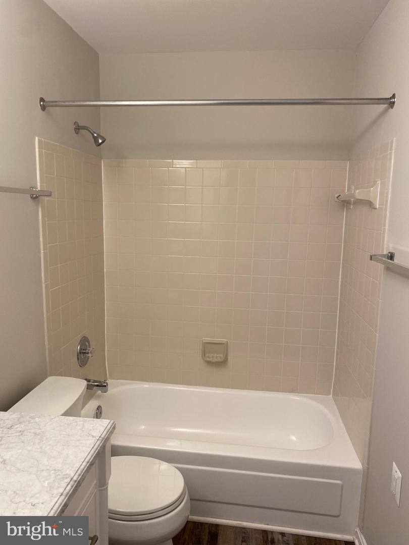 21704 Calamary CIRCLE