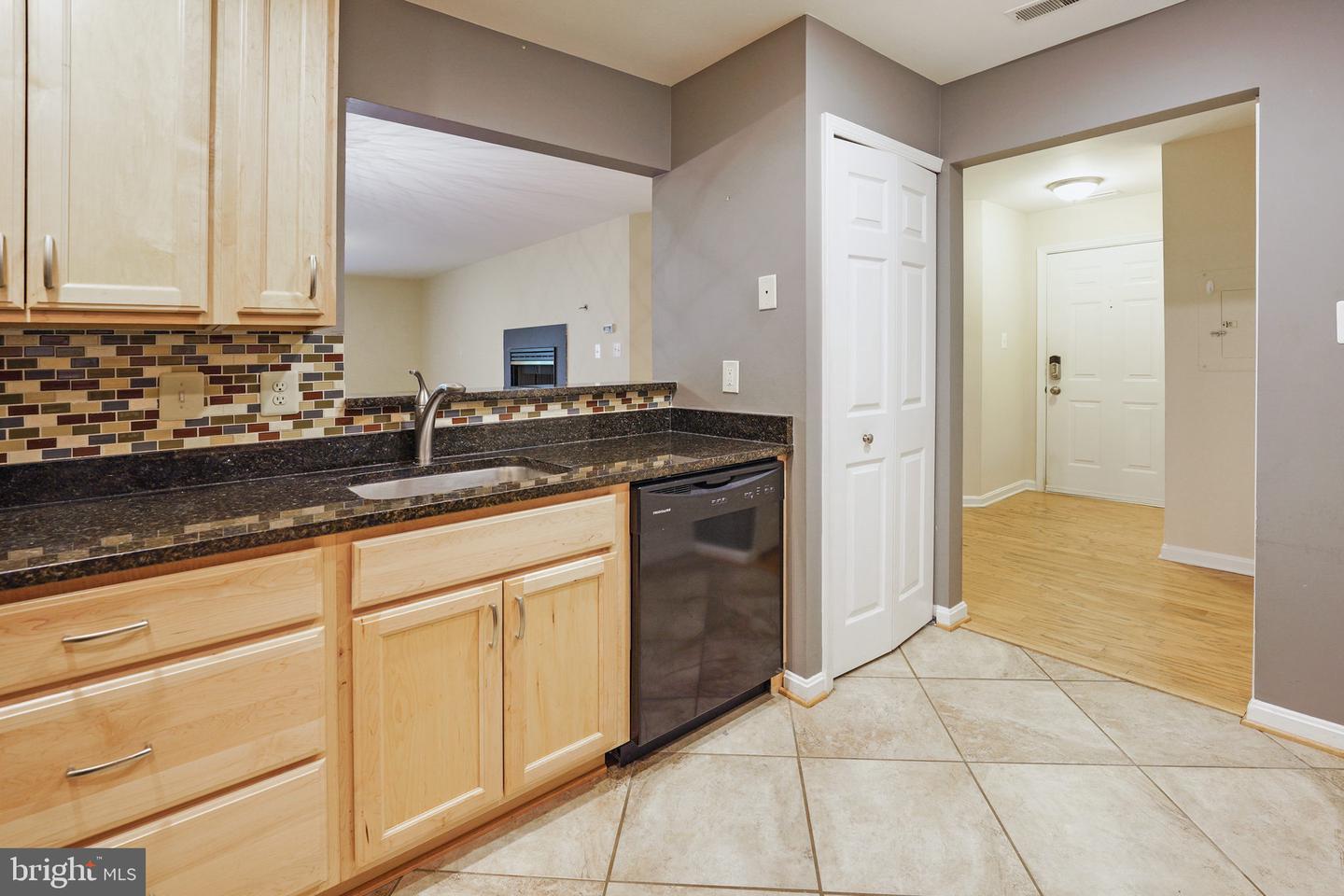 20578 Snowshoe SQUARE Unit: 101