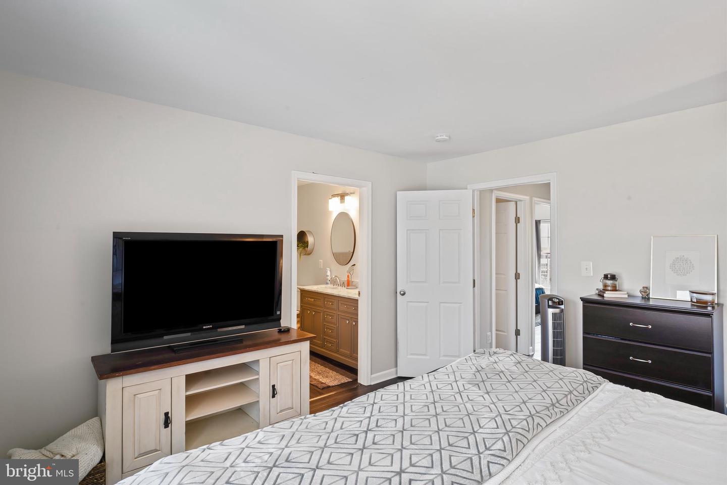 25403 Lisa TERRACE