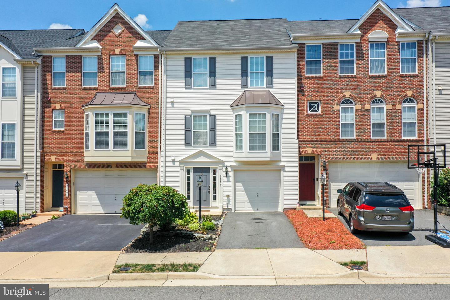25403 Lisa TERRACE