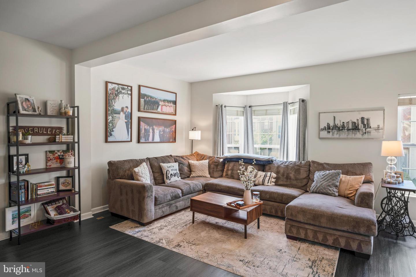 25403 Lisa TERRACE