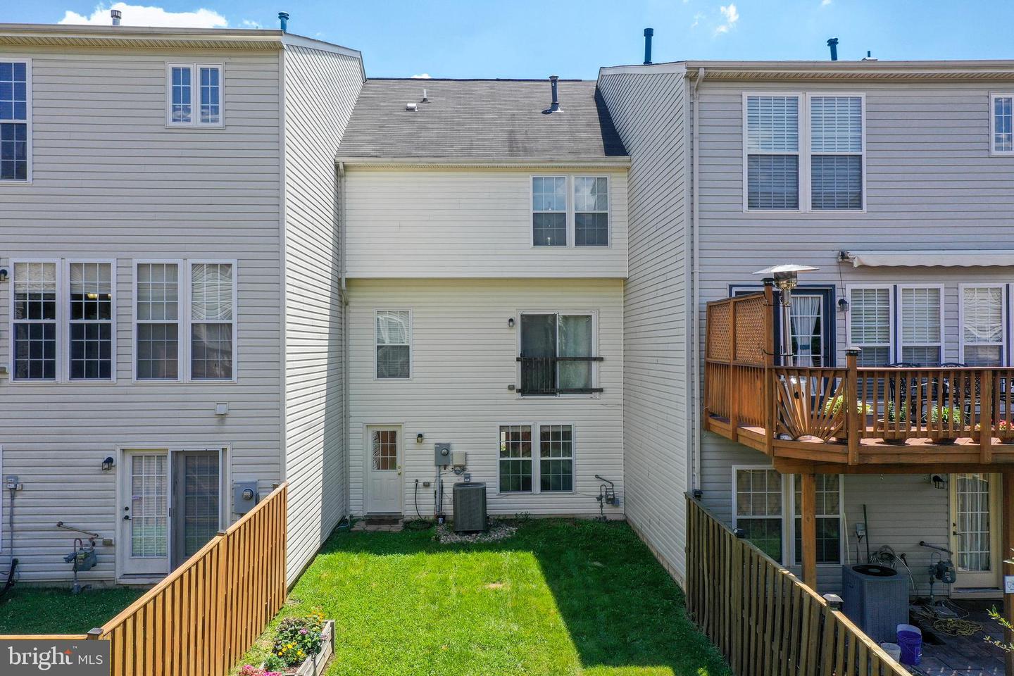 25403 Lisa TERRACE
