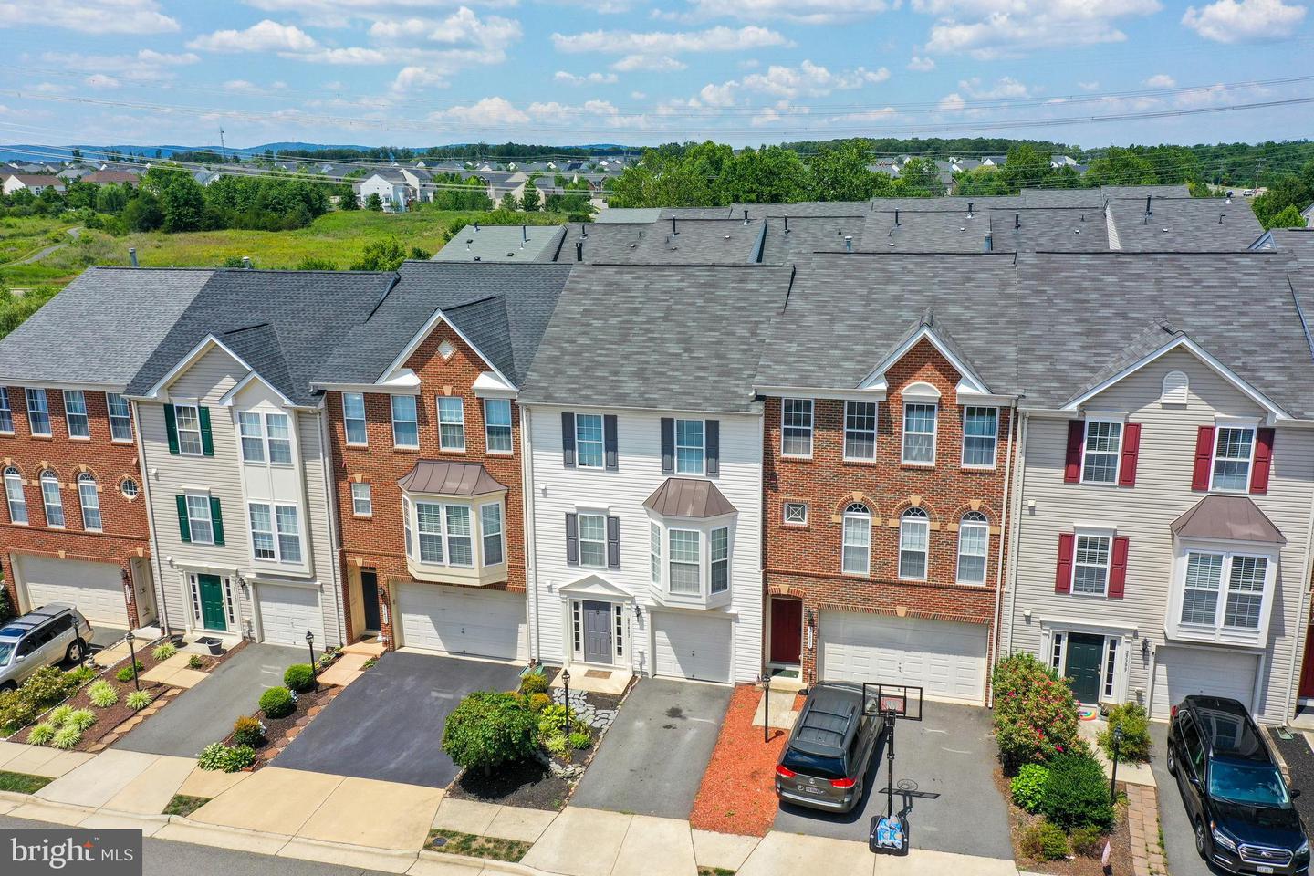 25403 Lisa TERRACE