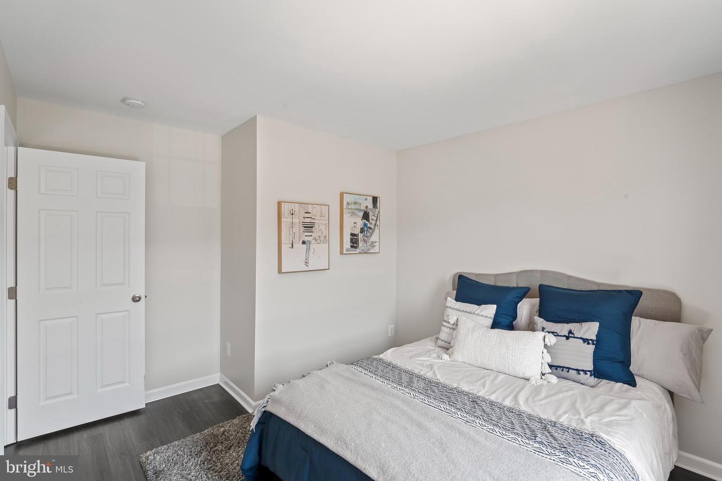 25403 Lisa TERRACE