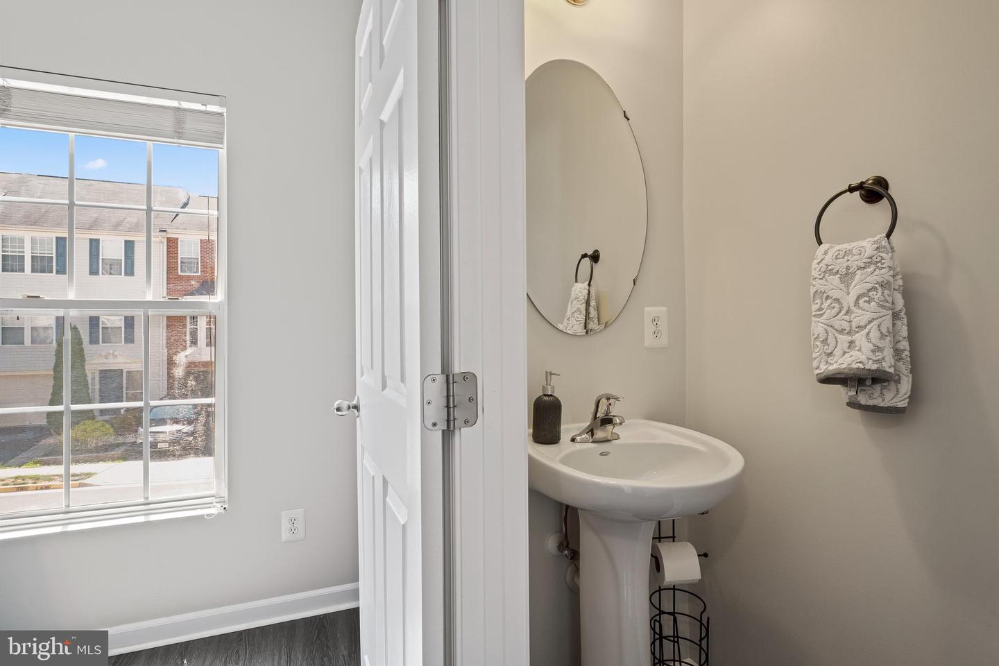 25403 Lisa TERRACE