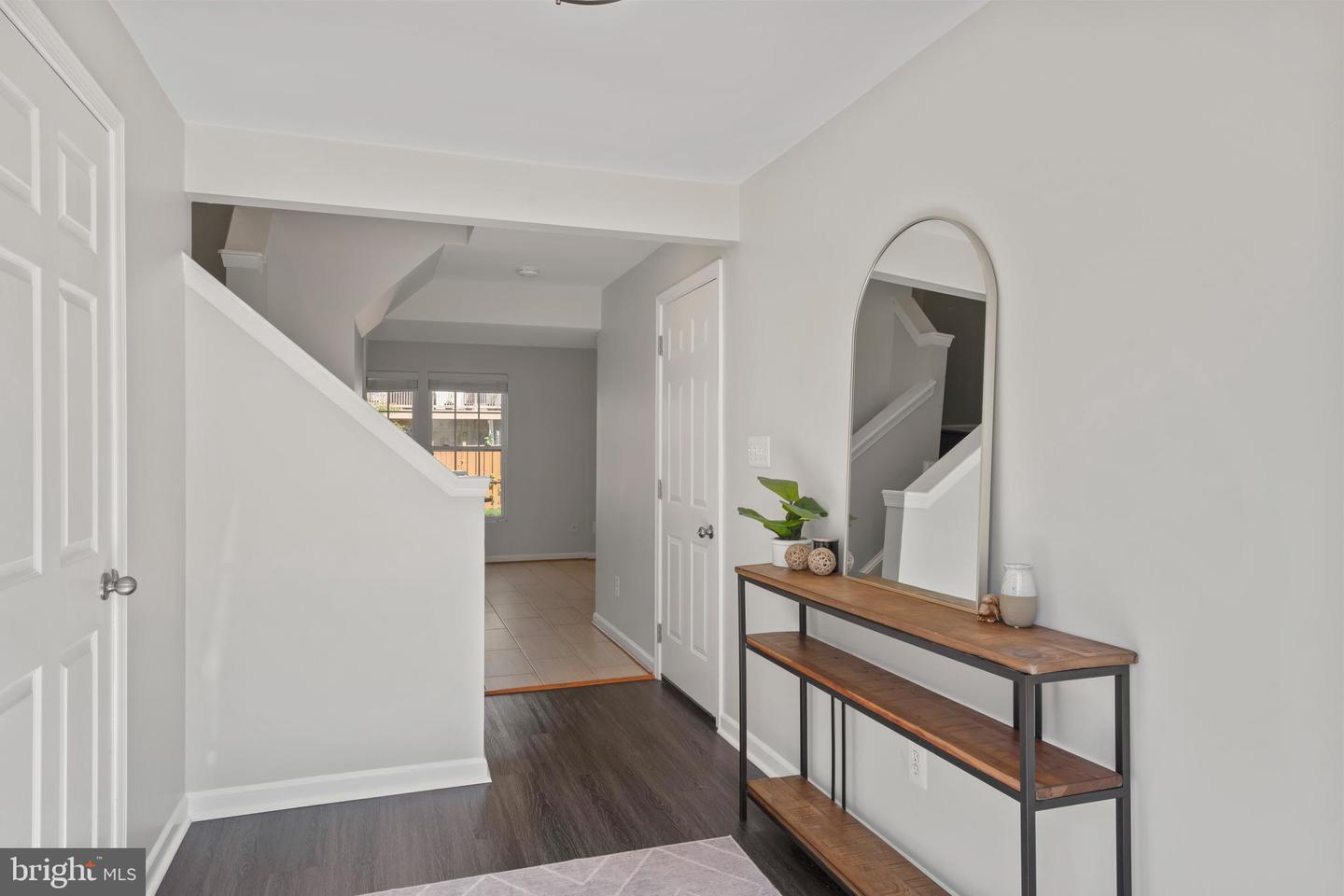25403 Lisa TERRACE