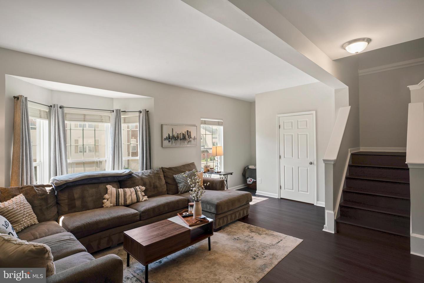 25403 Lisa TERRACE