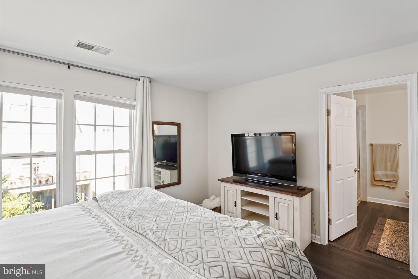25403 Lisa TERRACE