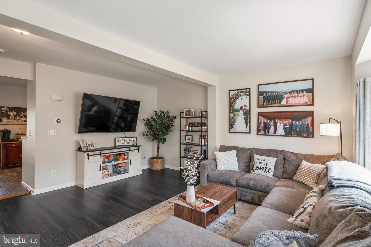 25403 Lisa TERRACE