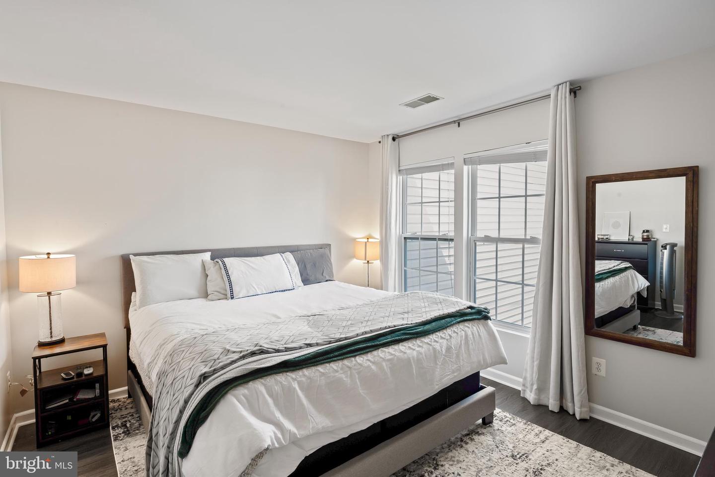 25403 Lisa TERRACE