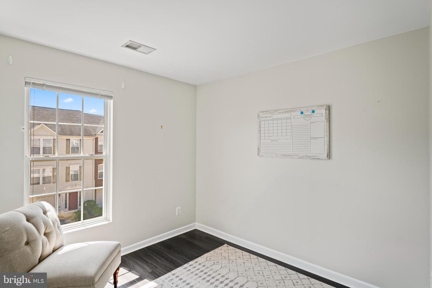 25403 Lisa TERRACE