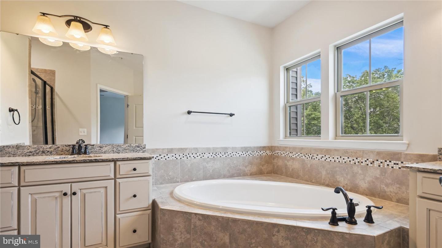25337 Crested Iris TERRACE