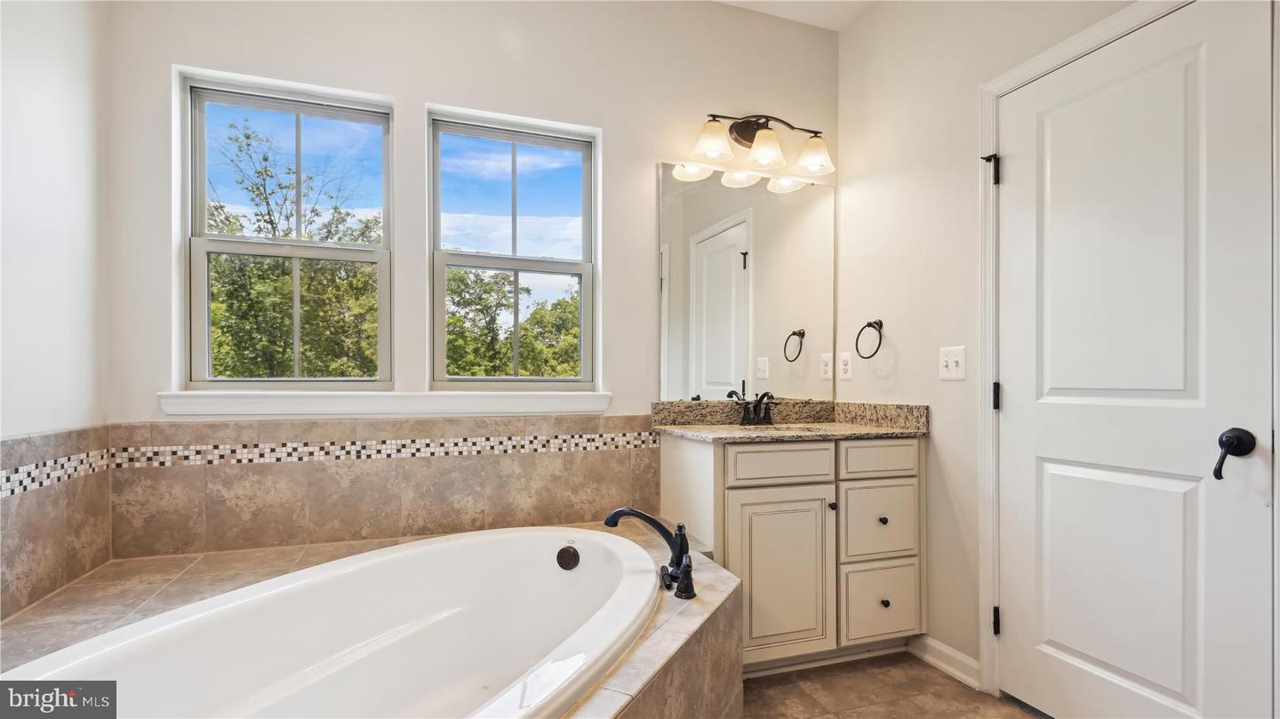 25337 Crested Iris TERRACE
