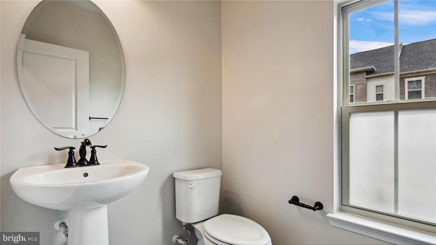 25337 Crested Iris TERRACE