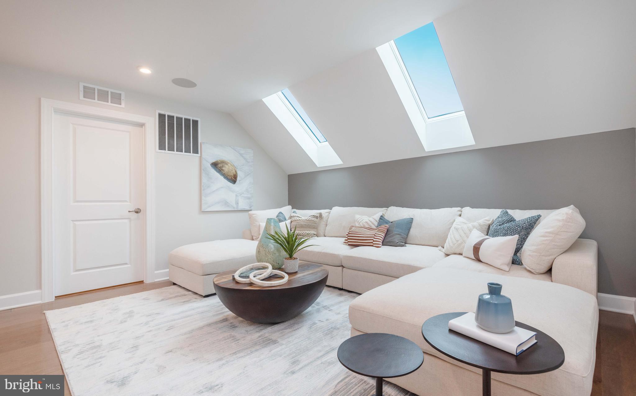 43041 Greeley SQUARE
