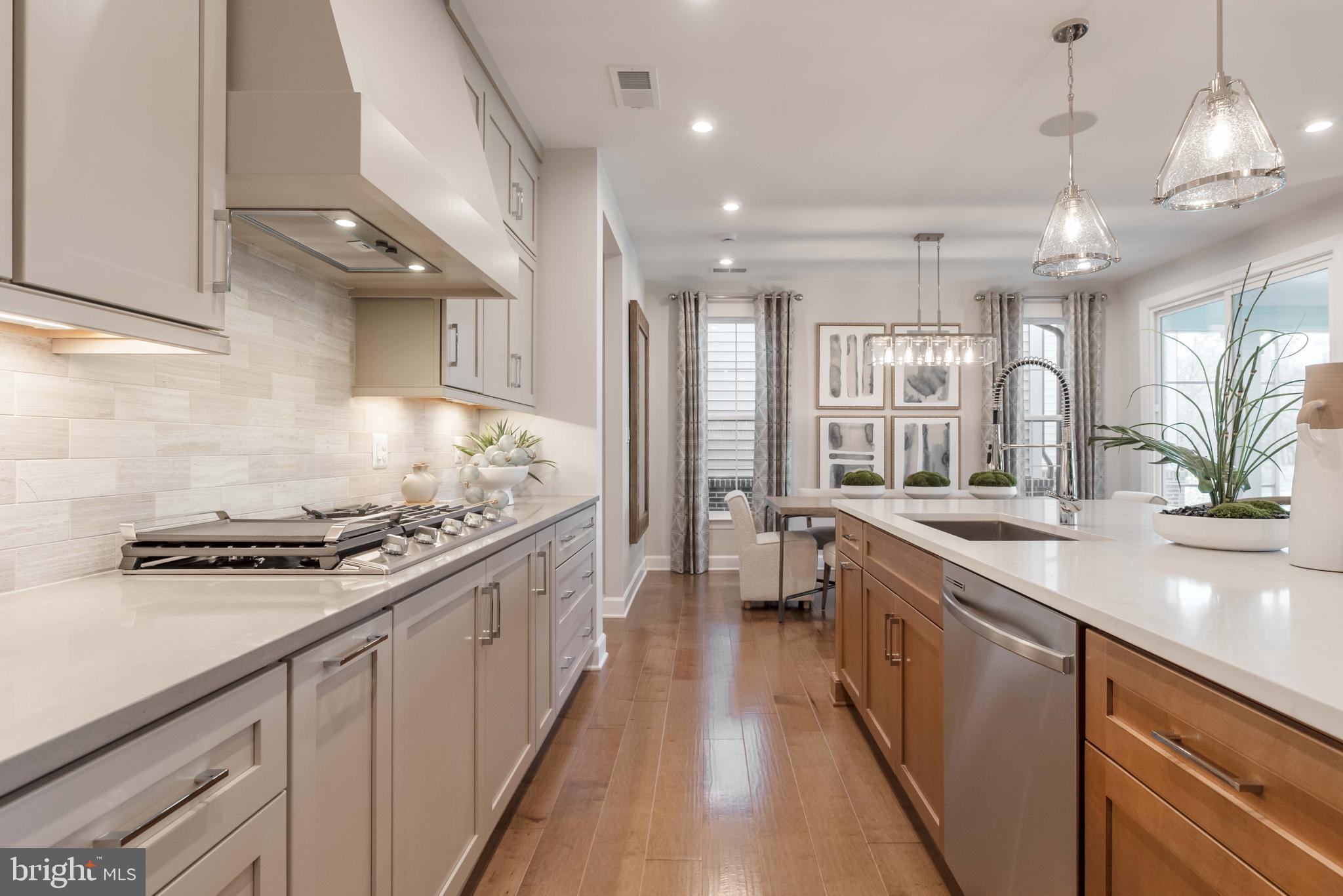 43041 Greeley SQUARE