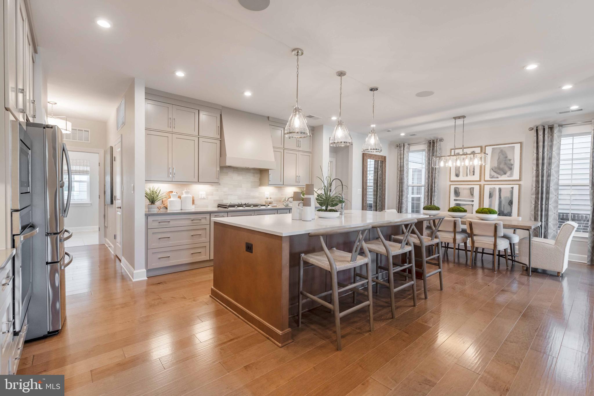 43041 Greeley SQUARE