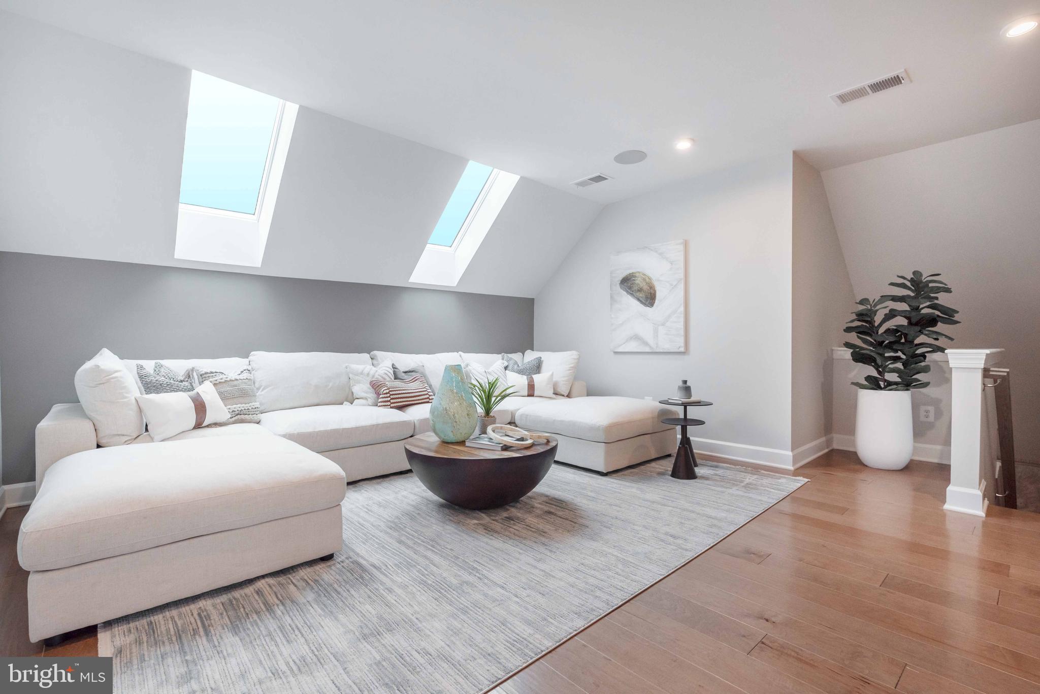 43041 Greeley SQUARE