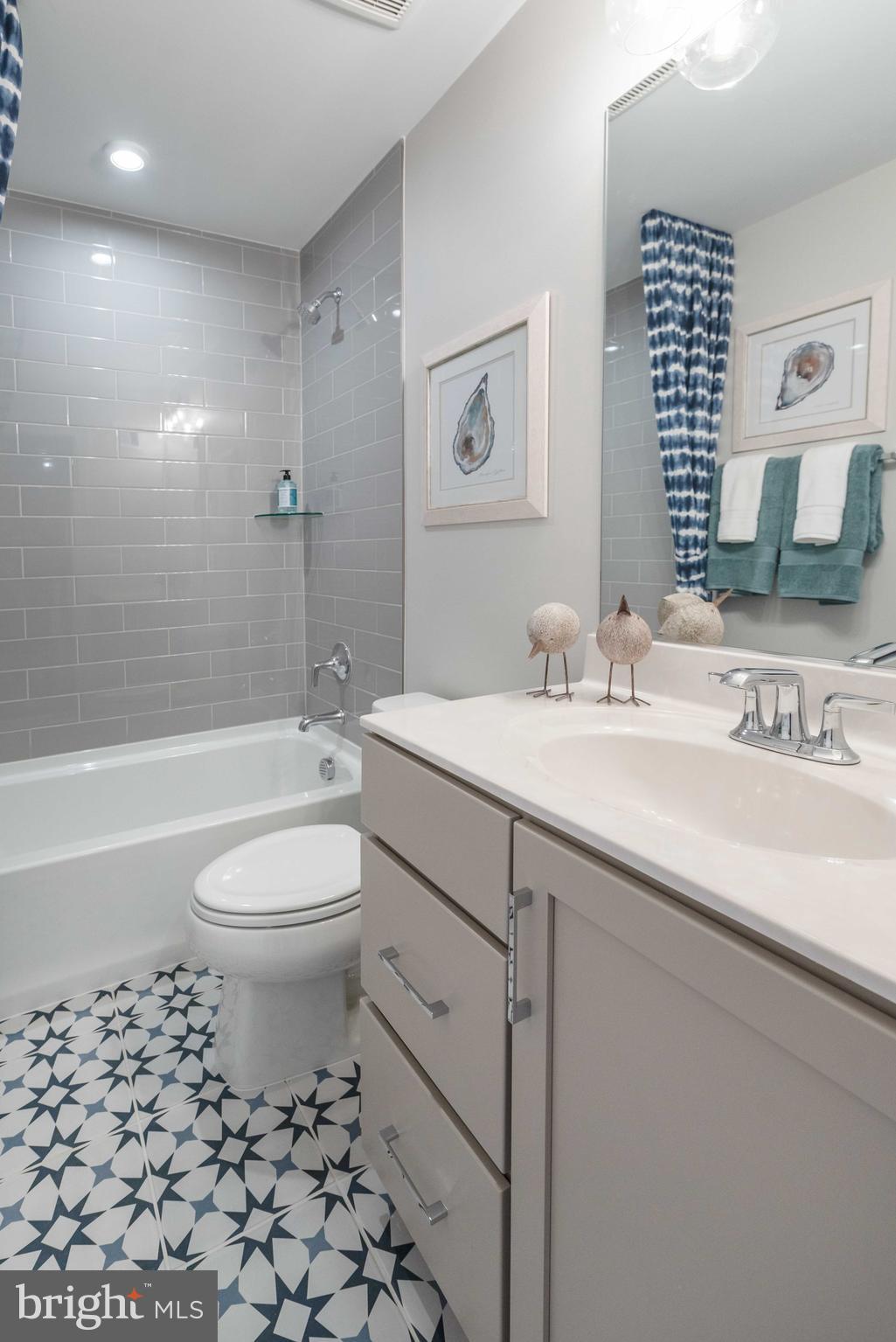 43041 Greeley SQUARE