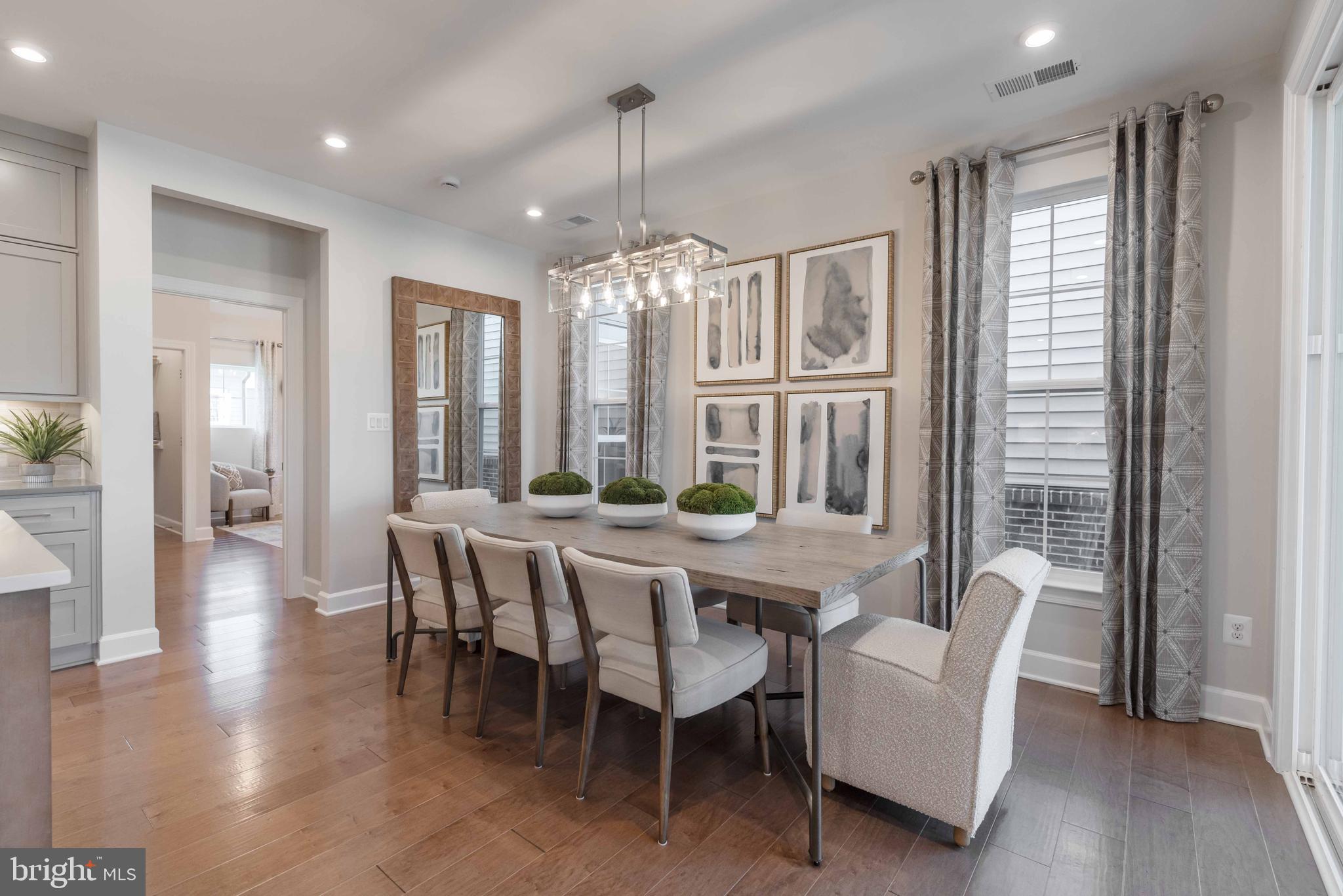 43041 Greeley SQUARE