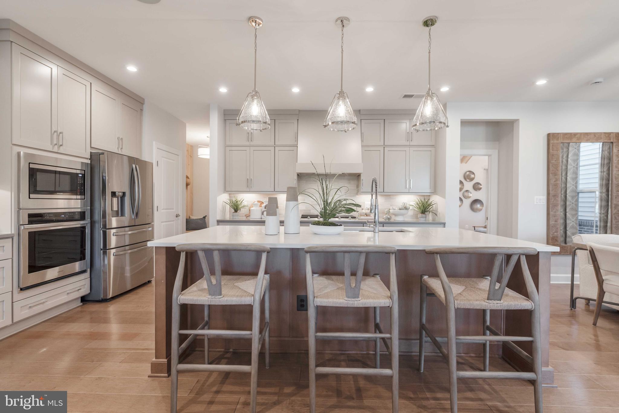 43041 Greeley SQUARE