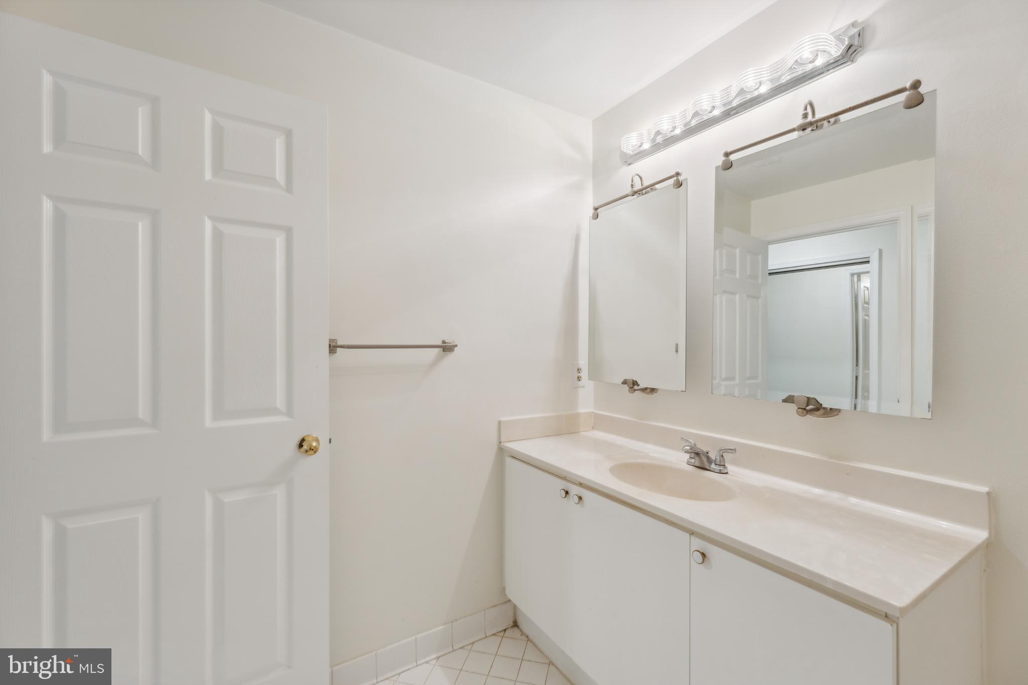 20604 Cornstalk TERRACE Unit: 101