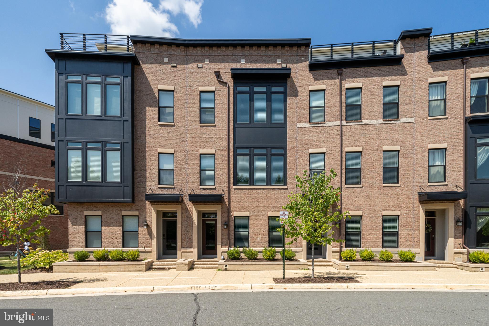 22883 Ember Brook CIRCLE