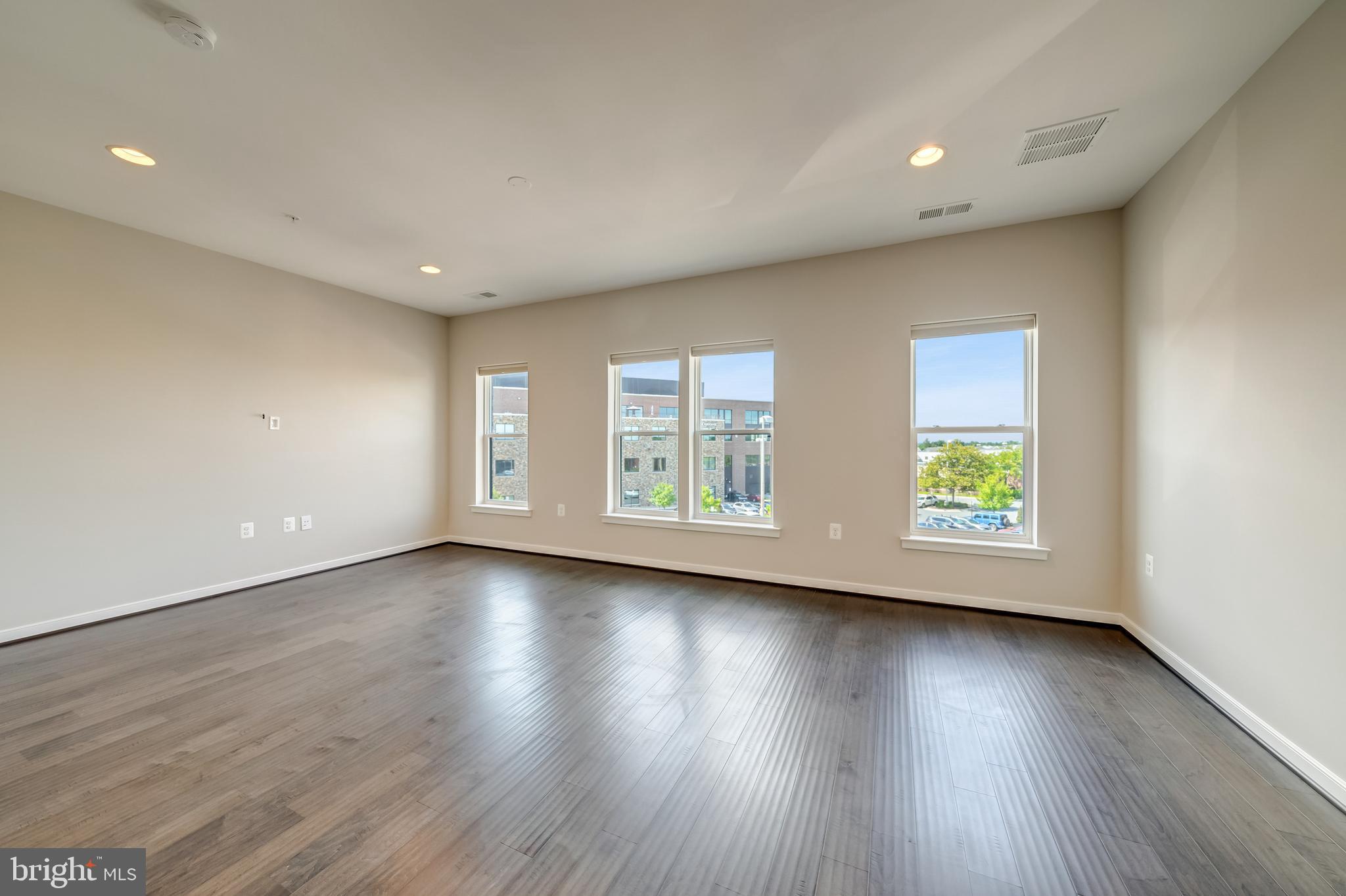 22883 Ember Brook CIRCLE