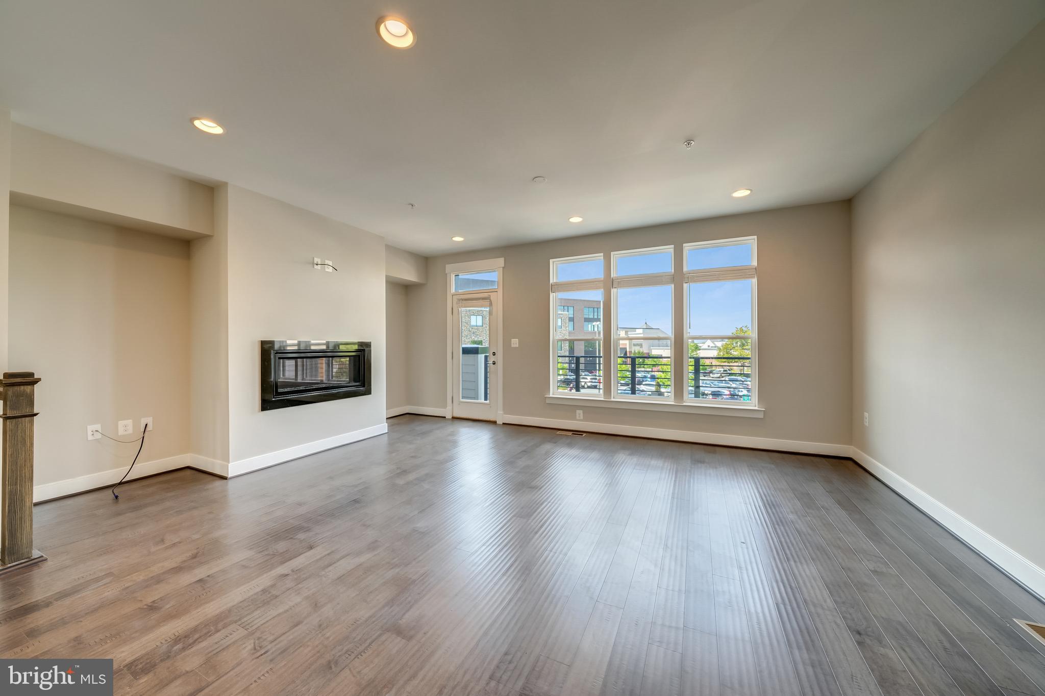 22883 Ember Brook CIRCLE