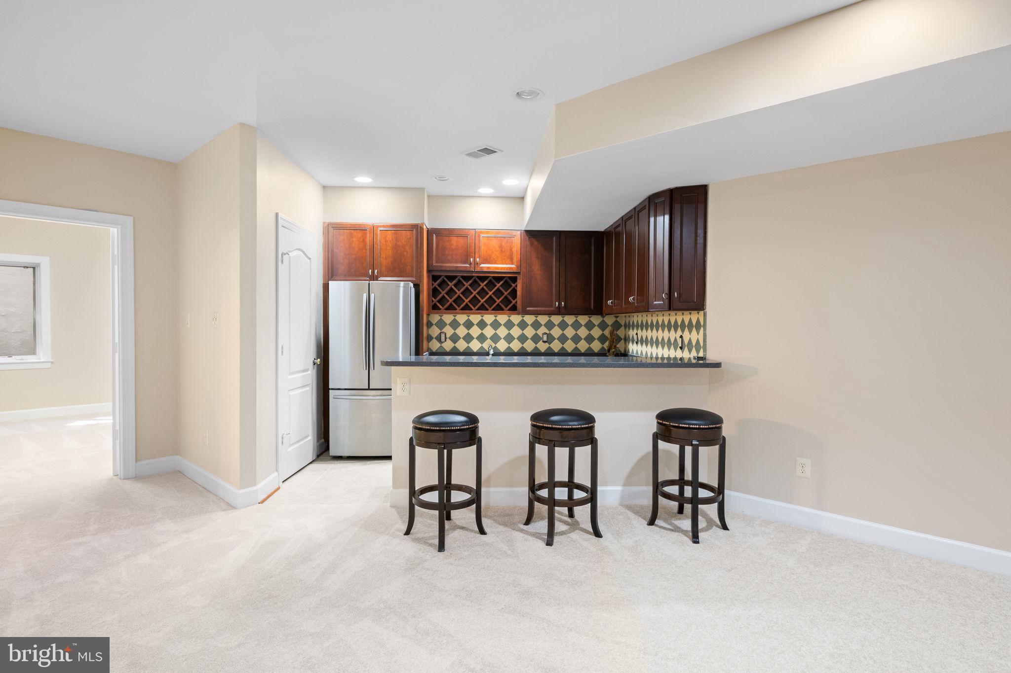 22962 Lois Ln
