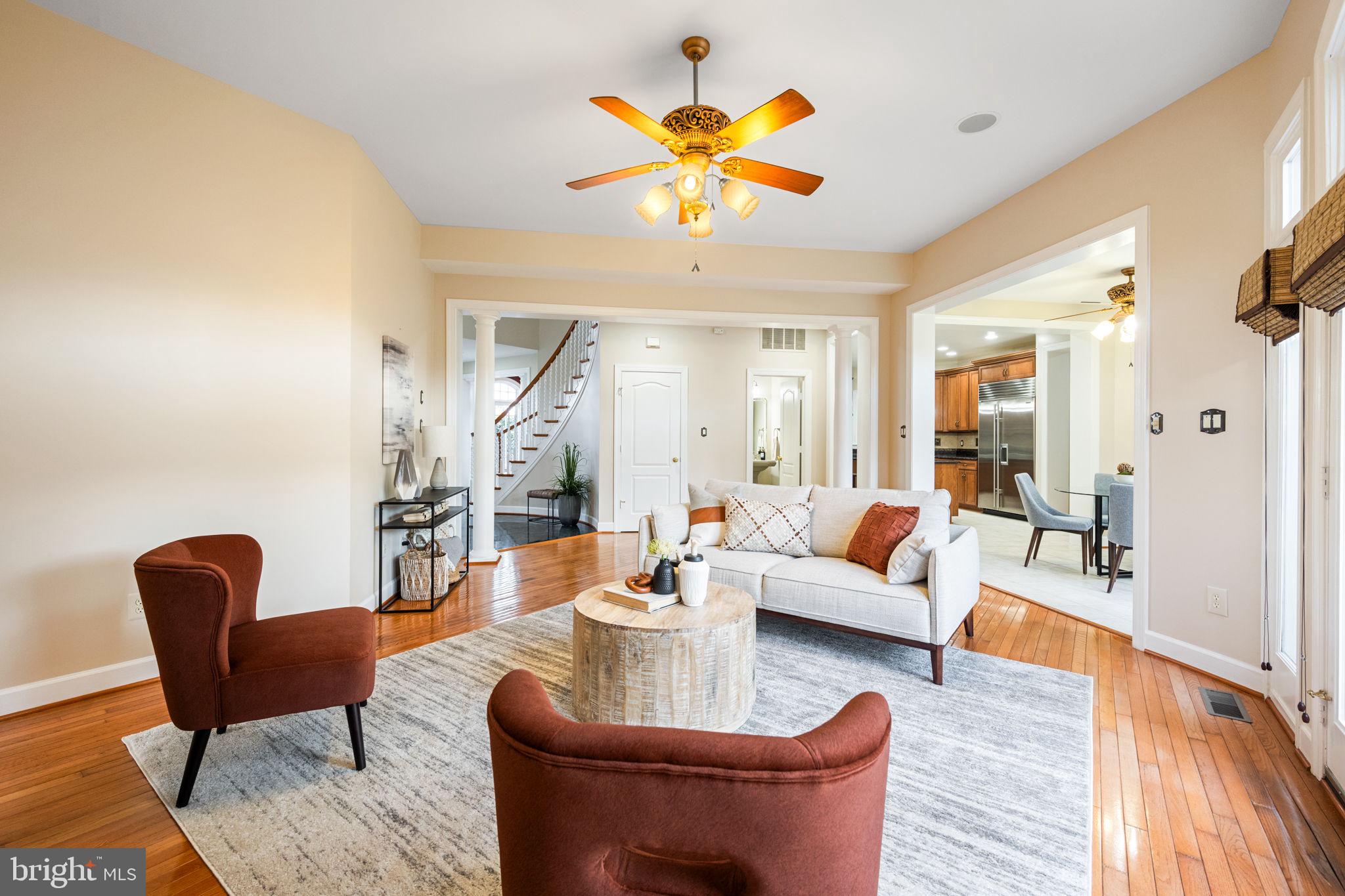 22962 Lois Ln