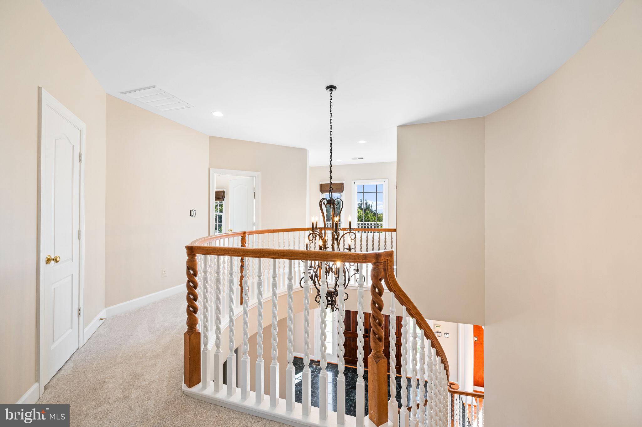 22962 Lois Ln
