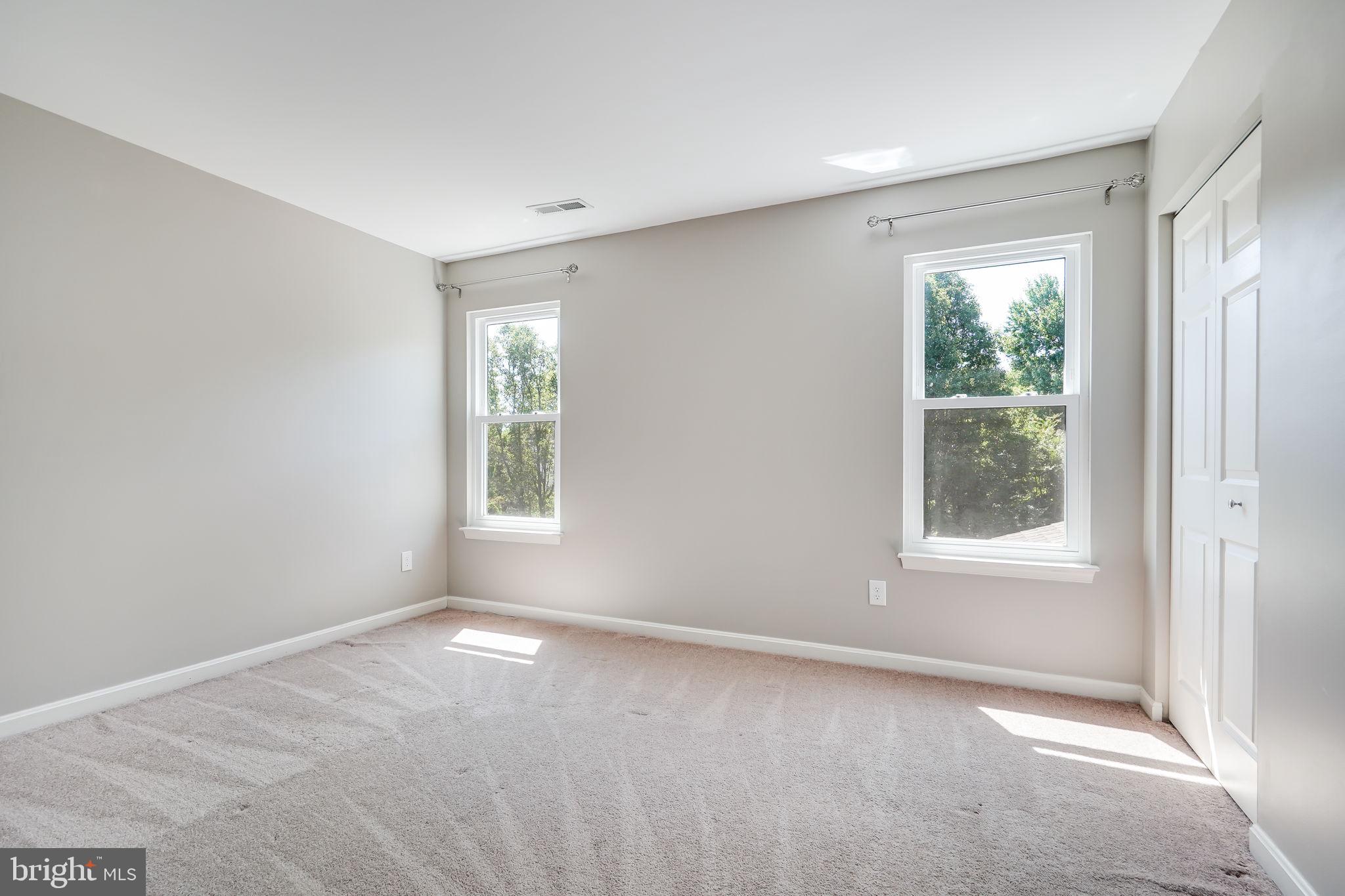 211 Foxborough DRIVE SW